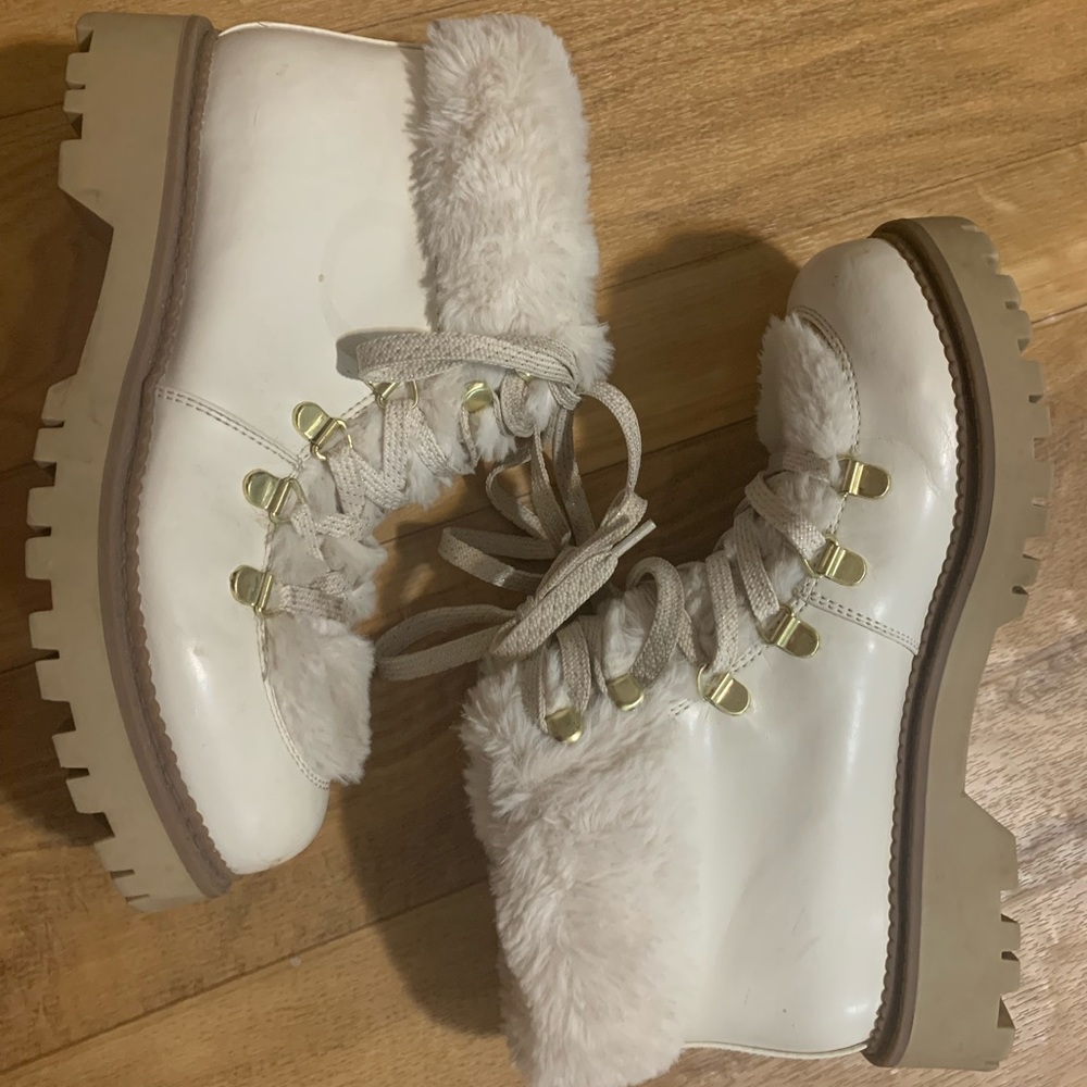 Circus Sam Edelman White Furry Boots